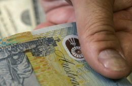 نقل و انتقال پول نقد بالای ۱۰ هزار دلار در استرالیا ممنوع می‌شود