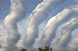 تشکیل ابرهایی به شکل کرم در آسمان استرالیا