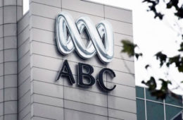 پلیس استرالیا به دفتر رادیو و تلویزیون ملی (ای‌بی‌سی) یورش برد