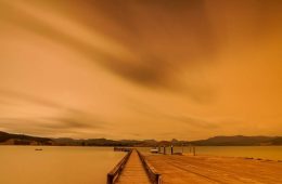 نارنجی شدن آسمان نیوزلند در پی آتش‌سوزی‌های استرالیا