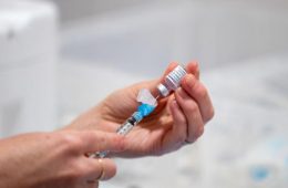 فرانسه هم شاید صادرات واکسن کرونا را به استرالیا ممنوع کند