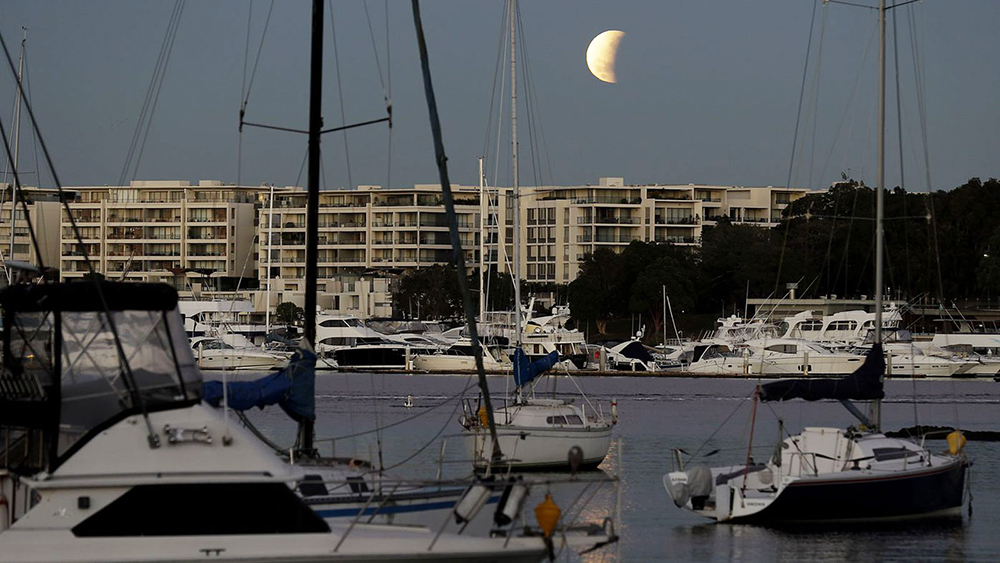 چگونه ماه‌گرفتگی کامل را چهارشنبه در استرالیا ببینیم