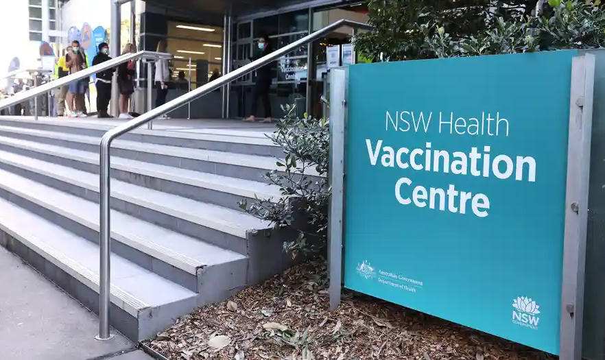 استرالیایی‌ها برای سفر به خارج، شاید به تزریق دوز سوم واکسن نیاز پیدا کنند