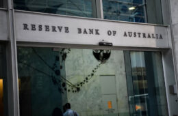 کارکنان بانک مرکزی استرالیا پیشنهاد افزایش ۱۰٫۵ درصدی حقوق را نپذیرفتند