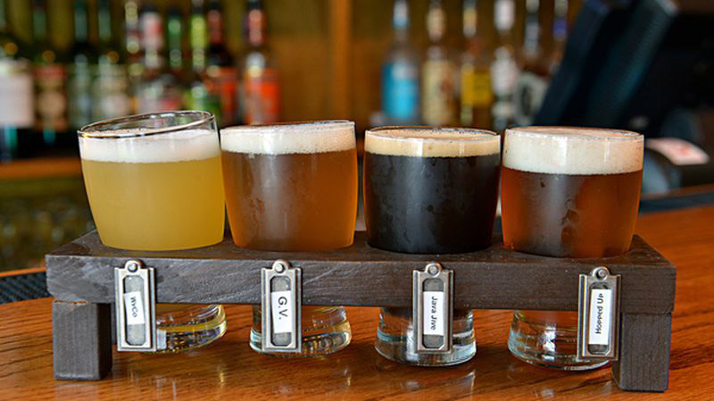 آبجو و مشروب گران می‌شود؛ شکایت تولیدکنندگان مشروبات الکلی از سیستم قدیمی مالیات