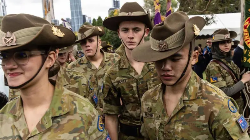 ارتش استرالیا به سربازان کشورهای خارجی اجازه خدمت می‌دهد