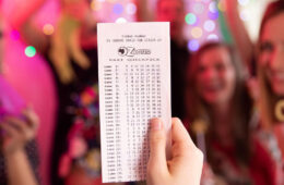 زوج ایرانی ساکن پرت ۱۵ میلیون دلار برنده شدند اما به فرزندان‌شان گفتند فقط ۱۵ هزار دلار برده‌اند