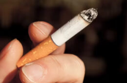 وقتی مالیات بر دخانیات نتیجه معکوس داد؛ آیا سیگار باید در استرالیا ارزان‌تر شود؟