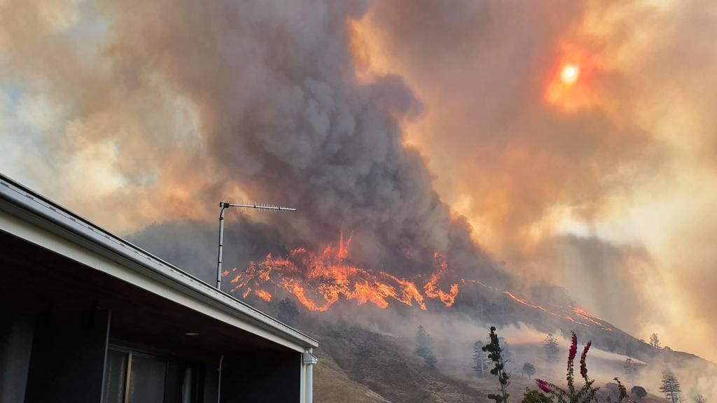 وقوع بیش از ۱۰۰ آتش‌سوزی طبیعی در کوئینزلند و نیوساوت ولز