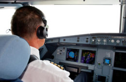 خوابیدن خلبان استرالیایی در طول پرواز و انحراف مسیر هواپیما