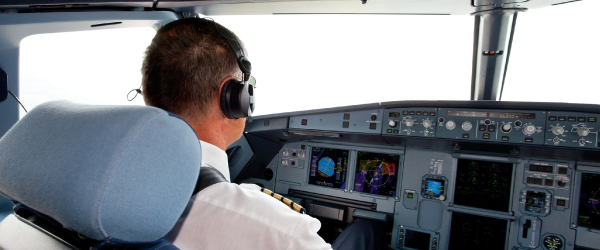 خوابیدن خلبان استرالیایی در طول پرواز