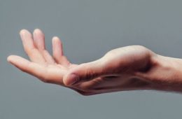 انتقال عصب حرکت به بازو و دست‌ افراد فلج توسط جراحان استرالیایی