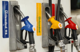 رشد چشمگیر قیمت بنزین در تعطیلات آخر هفته