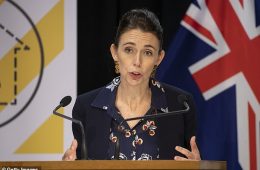 کاهش ۲۰ درصدی حقوق نخست‌وزیر و وزرای نیوزیلند برای همدردی با مردم