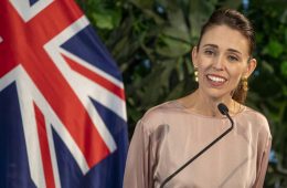 جاسیندا آردن: واکسن رایگان برای نیوزیلندی‌ها، برای کشورهای همسایه نیز واکسن خریدیم