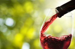 شراب‌سازان: استرالیایی‌ها شراب وطنی بنوشند