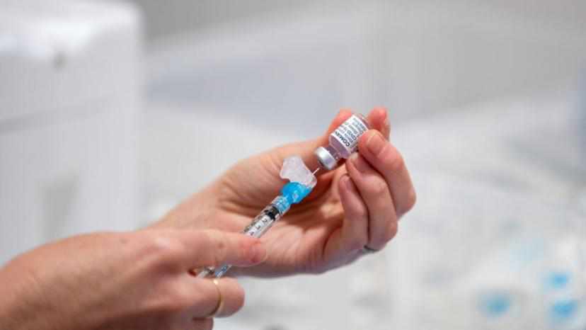 اوردوز دو سالمند استرالیایی با واکسن فایزر؛ هر دو نفر سالمند