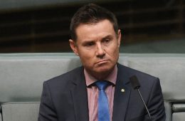 نماینده پارلمان استرالیا در پی شکایت آزار و اذیت زنان از وظایفش کنار می‌رود