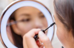 نتایج تحقیق تازه؛ قدرت ذهنی زنانی که آرایش غلیظ تری دارند بیشتر دستکم گرفته می‌شود
