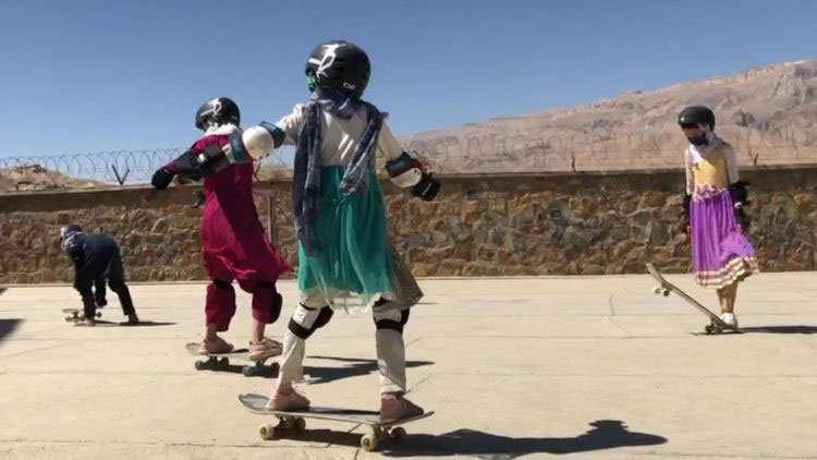 اسکیتستان: داستان جوانی استرالیایی که به دختران افغان اسکیت‌سواری یاد داد
