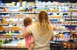 دو سوم از محصولات غذای کودک در استرالیا مطابق با توصیه‌های بین‌المللی نیستند