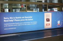 میز ویژه در فرودگاه اتریش برای مسافران استرالیا؛ واقعی یا فیک؟