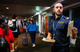 بررسی گوشی ۱۰ هزار مسافر توسط پلیس مرزی استرالیا در ۲ سال گذشته