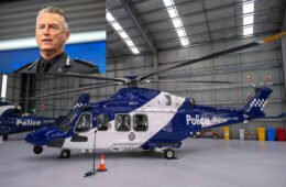 عذرخواهی رئیس پلیس ویکتوریا برای استفاده از بالگرد پلیس جهت سفر به تاسمانی