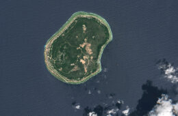 نخستین فرد به نائورو رسید/ آغاز اجرای قرارداد ۲.۵ میلیارد دلاری استرالیا با این کشور جزیره‌ای