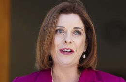 جنجال بر سر هزینه سفر ۱۰۰ هزار دلاری وزیر ارتباطات استرالیا به نیویورک