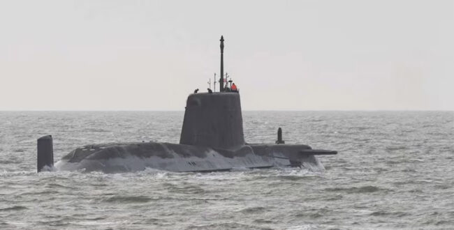 زیردریایی تهاجمی هستهای بریتانیا وارد پرت شد؛ تأکید دوباره لندن بر تعهد به آکوس