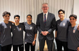 ادعای بازیکنان تیم ملی زنان ایران: پلیس استرالیا برای ماندن فشار میآورد