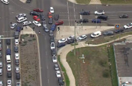 هرج و مرج ترافیکی برای بنزین رایگان در ملبورن و مداخله پلیس