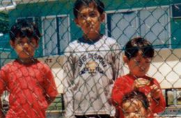 استرالیا کودکان را از اردوگاه‌ نائورو خارج کرد